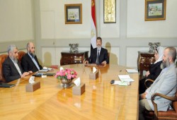 الرئيس مرسي يلتقي وفدًا من حزب النور