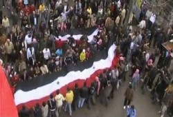مظاهرات سورية حاشدة للمطالبة بوحدة المعارضة وقصف عنيف على دمشق