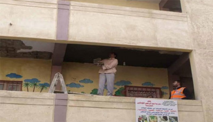 بالصور.. حملة للحرية والعدالة بالإسكندرية لرصف الطرق وترميم المدارس