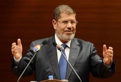 الرئيس مرسي يتسلم رئاسة القمة الإسلامية من رئيس السنغال