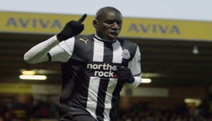 "ديمبا با" نجم "تشيلسي" الإنجليزي يتمنى أن يصلي بالمسجد الأقصى