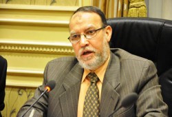 العريان: نتواصل مع كل المبادرات لحل الأزمة الحالية