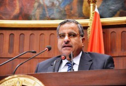 فهمي يحيل مناقشات أحداث السويس وبورسعيد إلى لجنتي الأمن القومي والتشريعية