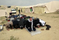 نشطاء "باب الشمس": سنقيم قرية جديدة في أراضٍ فلسطينية مهددة بالمصادرة
