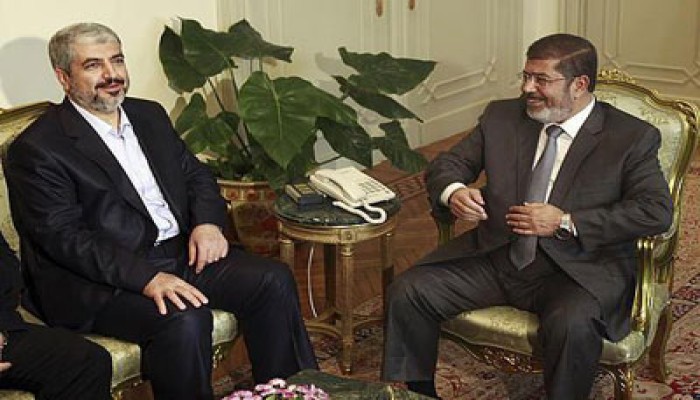 الرئيس مرسي يستقبل مشعل وعباس اليوم لبحث المصالحة