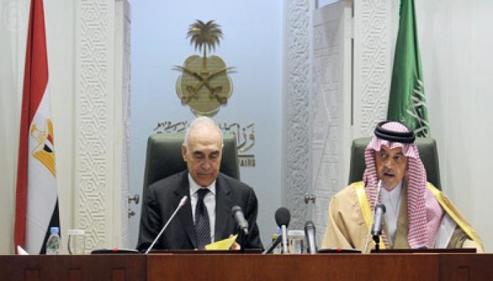 الرئيس مرسي يوجه دعوة لخادم الحرمين لحضور القمة الإسلامية بالقاهرة