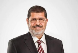 الرئيس مرسي يدعو إلى الإنتاج والعمل ونبذ العنف