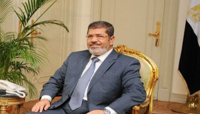 الرئيس مرسي يبحث مع وزير الداخلية استعدادات تأمين الاستفتاء