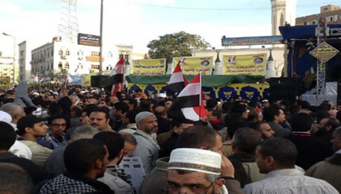 أحمد عامر يتقدم مسيرة إلى رابعة العدوية لتأييد الرئيس والدستور