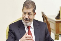 الرئيس مرسي يعقد اجتماعًا لمناقشة استعدادات إجراء الاستفتاء