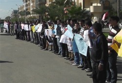 وقفة لطلاب جامعتي دمياط وفرع الأزهر لتأييد الدستور ودعم الرئيس