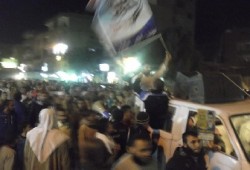 الآلآف في مسيرة بالمنيا يهتفون "الشعب يؤيد الدستور"