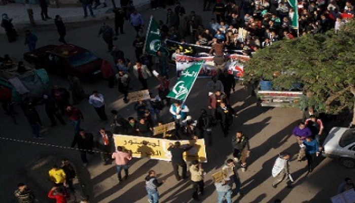 بلطجبة الوفد والمصريين الأحرار يلقون الحجارة على منزل الرئيس بالشرقية