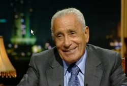 هيكل يُحذِّر من الانسياق وراء المطالبة برحيل النظام في مصر