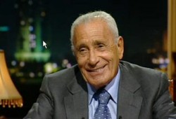 هيكل يُحذِّر من الانسياق وراء المطالبة برحيل النظام في مصر