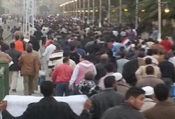 مسيرات حاشدة لمؤيدي الرئيس تتجه صوب "الاتحادية"