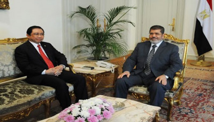 الرئيس مرسي يبحث زيادة الاستثمارات والتبادل التجاري بين مصر وإندونيسيا