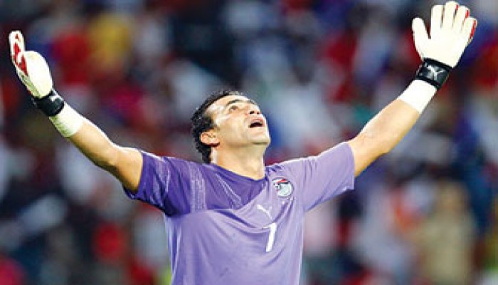 عصام الحضري يقرر البقاء مع المريخ السوداني