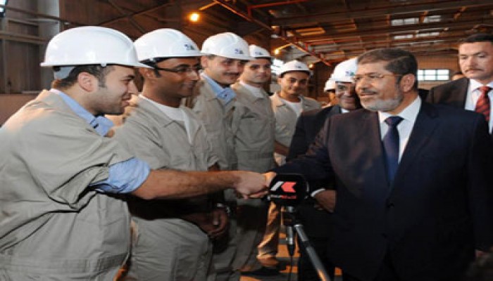 عمال وحرفي وسائقي الإسكندرية يؤيدون الإعلان الدستوري