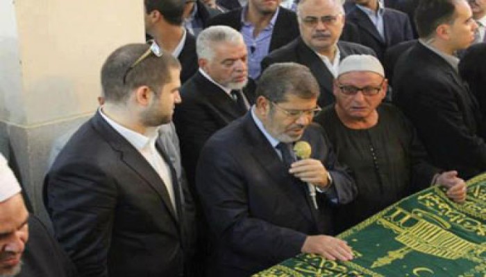 الرئيس يغادر إلى القاهرة بعد انتهاء جنازة شقيقته