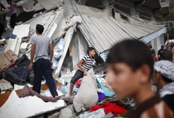 "الأونروا" تفتح مدارسها كملاجئ للأسر التي فقدت منازلها في غزة