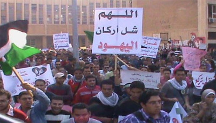 بالصور.. جامعة الإسكندرية تنتفض ضد العدوان الصهيوني على غزة