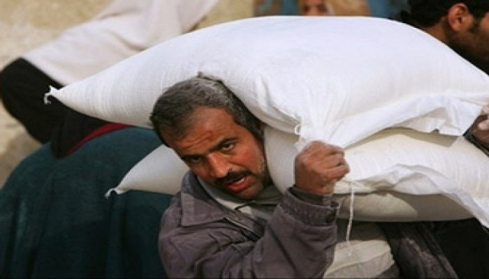 إدخال 38 طنًّا من مساعدات من بيت العيلة إلى قطاع غزة