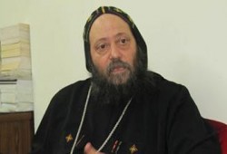 أسقف كنائس بأسيوط: نقف خلف الرئيس لمواجهة الفساد