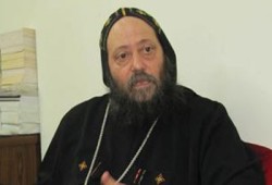 أسقف كنائس بأسيوط: نقف خلف الرئيس لمواجهة الفساد