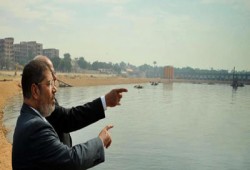 الرئيس مرسي يتفقد مشروع القناطر الخيرية بأسيوط