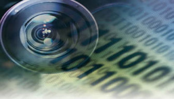 الصهاينة يسعون لتجنيد عباقرة في حرب الإنترنت من الخارج