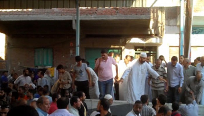 المئات يشيِّعون جثمان فقيد الدعوة بالإسماعيلية الشيخ شلتوت