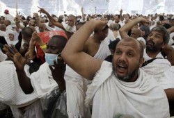 أكثر من مليوني حاج يرمون جمرة العقبة الكبرى