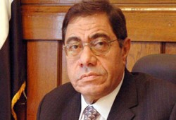 التحقيق في اتهام قيادات بالتموين بمحاولة إفشال برنامج الرئيس