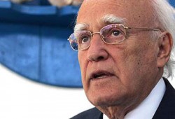 الرئيس اليوناني يصل إلى القاهرة للقاء الرئيس مرسي