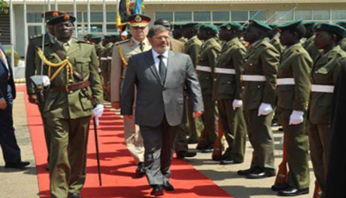 مصرفيون: جولات مرسي الخارجية تدعم التصنيف الائتماني لمصر