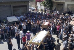 "الثورة السورية": 44 شهيدًا منهم 20 شابًّا أعدموا رميًا بالرصاص