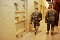 الجيش الأمريكي يسلم إدارة سجن "باجرام" للسلطات الأفغانية