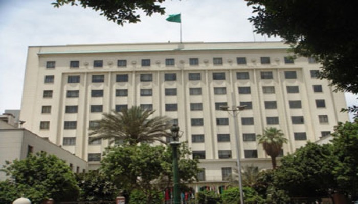 ناشطات سوريات يضربن عن الطعام أمام الجامعة العربية