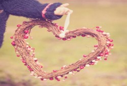 لا أشعر بالسعادة مع زوجي.. ما الحل؟