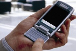 خبراء: 63% نسبة إنفاق الأسرة على المحمول خلل في الأولويات