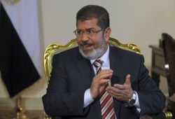 الرئيس مرسي يلتقي رئيس مجلس الوزراء ووزير الدفاع