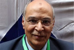 الرئيس يختار نقيب "العلميين" ضمن وفد الصين