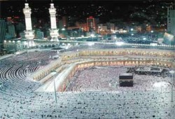 5.2 مليون مسلم يؤدون صلاة عيد الفطر بالحرمين الشريفين