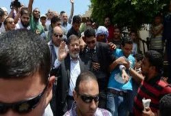 الرئيس محمد مرسي يؤدي صلاة العيد بمسجد عمرو بن العاص