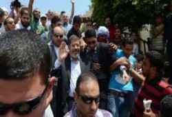 الرئيس محمد مرسي يؤدي صلاة العيد بمسجد عمرو بن العاص