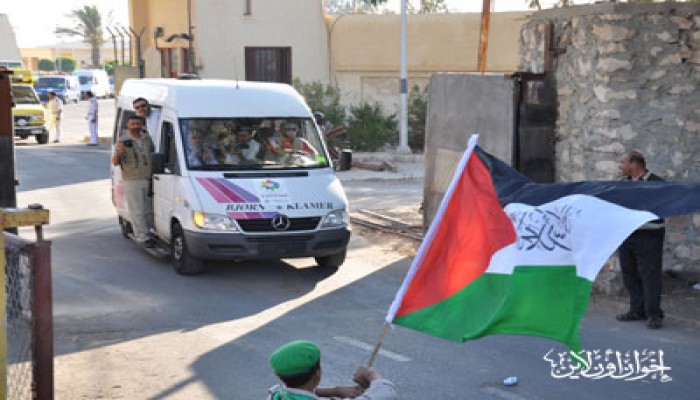 التشريعي الفلسطيني يستقبل قافلة "أميال من الابتسامات 15"