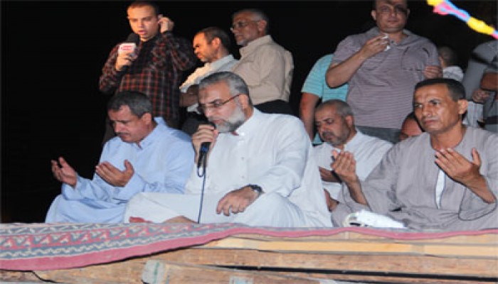 آلاف المصلين بالتحرير يدعون للرئيس وسوريا وبورما