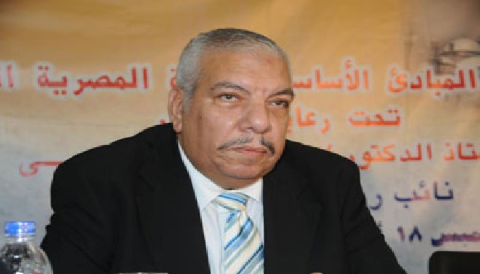 "قوى المنيا" تتهم المحافظ بالتقاعس عن تنفيذ برنامج الرئيس