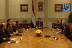 الرئيس مرسي يعقد اجتماعًا مع قيادات الجيش والداخلية والمخابرات العامة